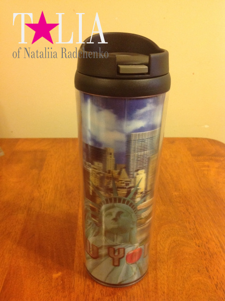 Традиционная американская кофейная кружка, без которой ни один нью-йоркер не выходит из дома! :)